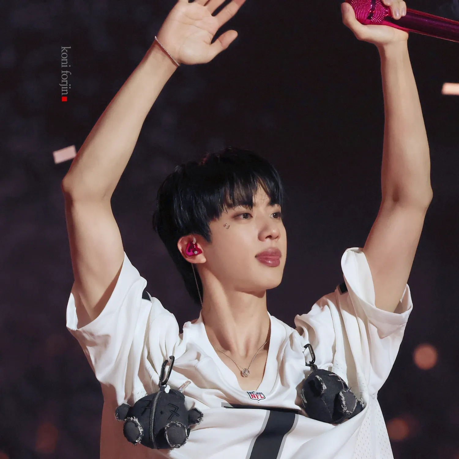 Foto aktivitas terbaru Jin (BTS)