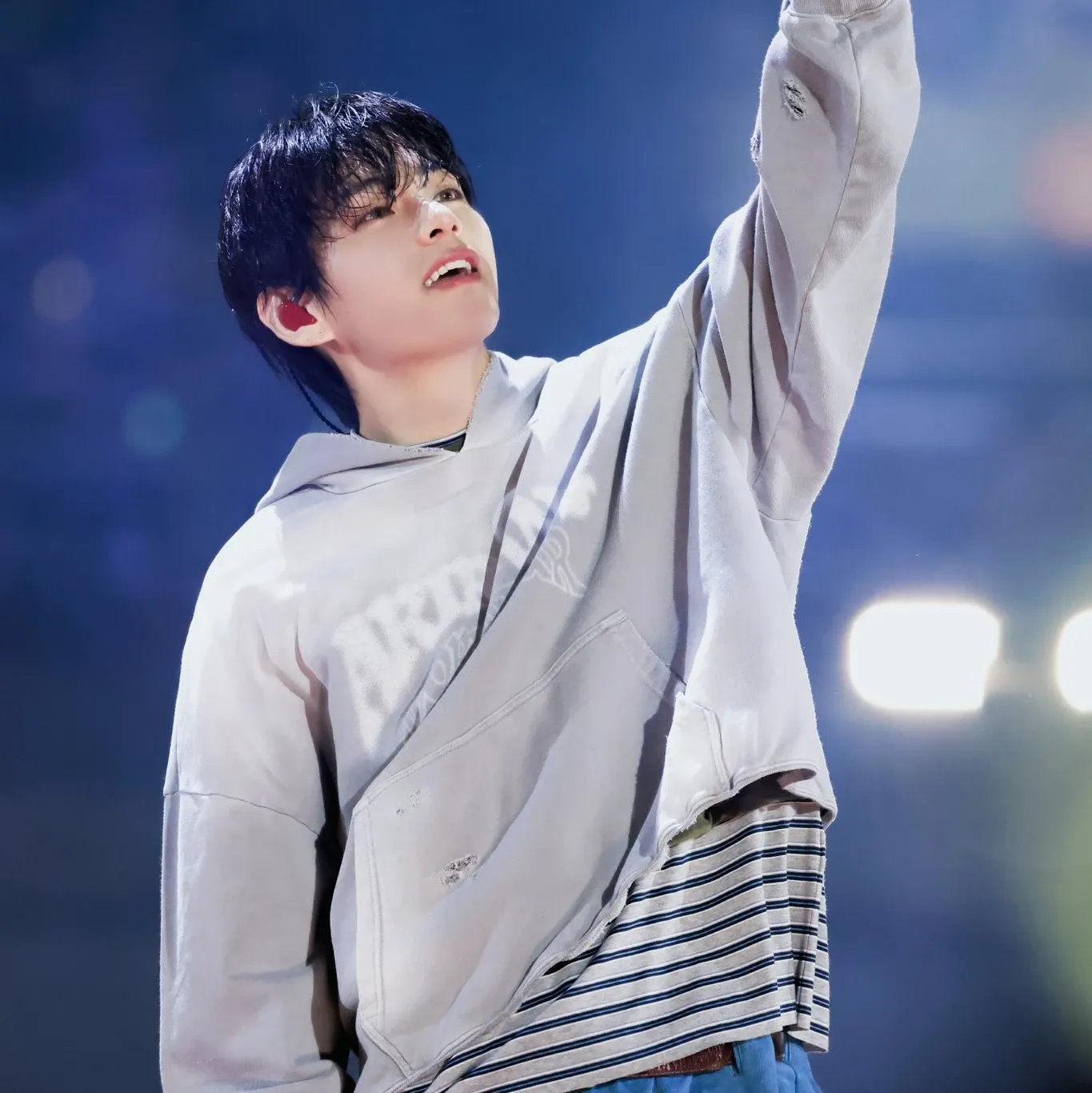 Recent activity shot of V (BTS)