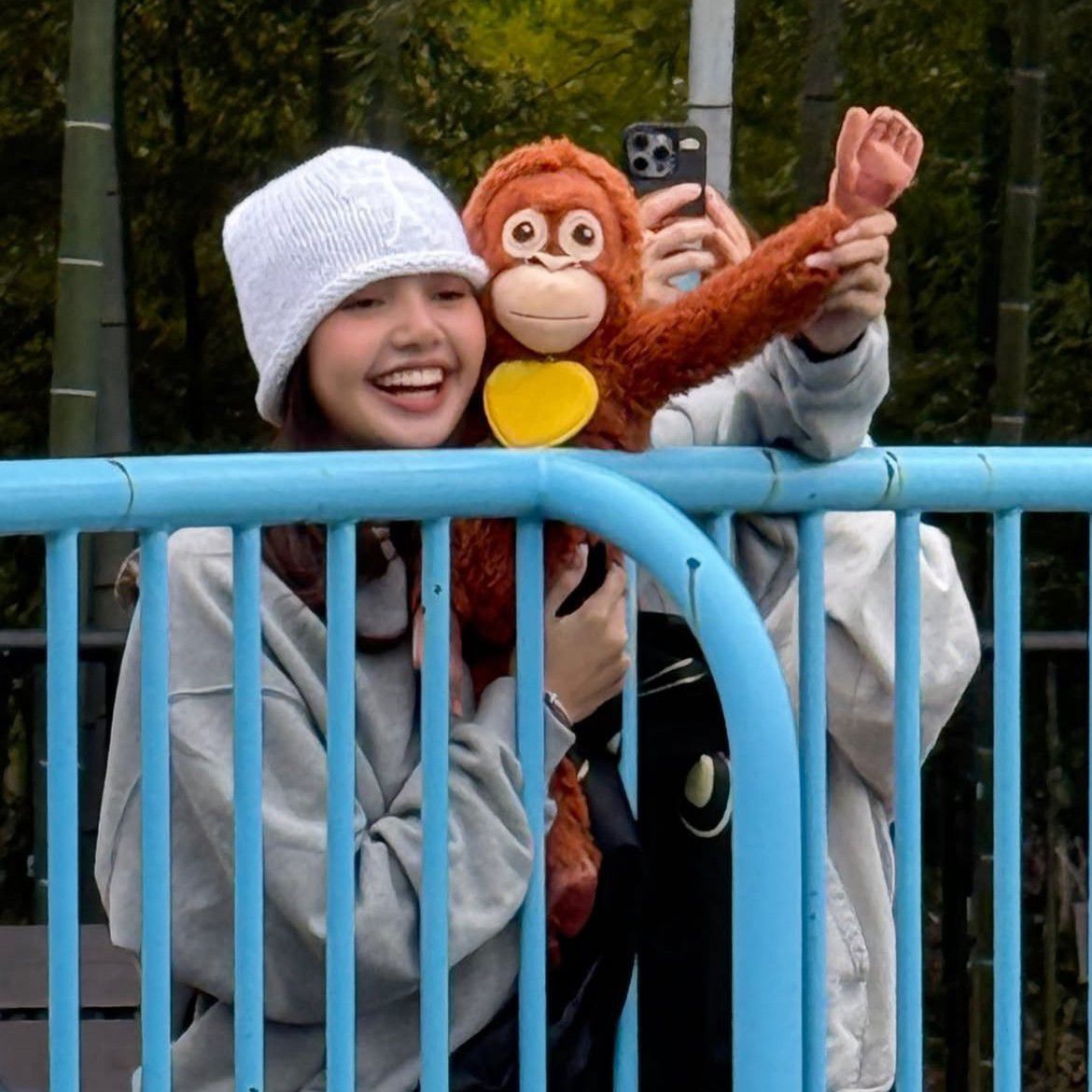 A moment captured by Lisa (BLACKPINK)'s fan