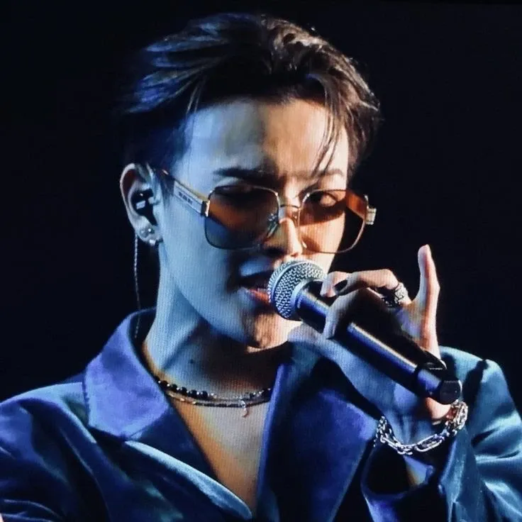 Latest photo of Hongjoong (ATEEZ)