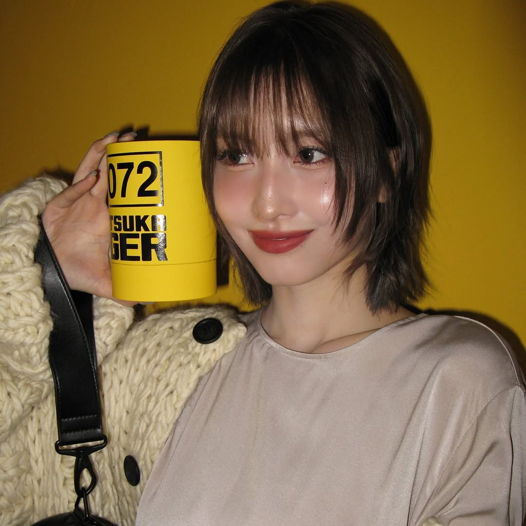 모모 (TWICE)의 비하인드 컷