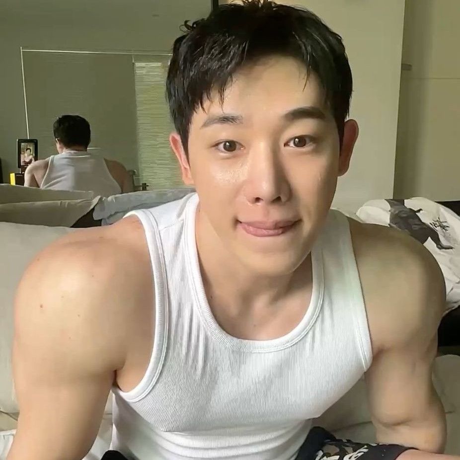 A moment captured by Wonho's fan