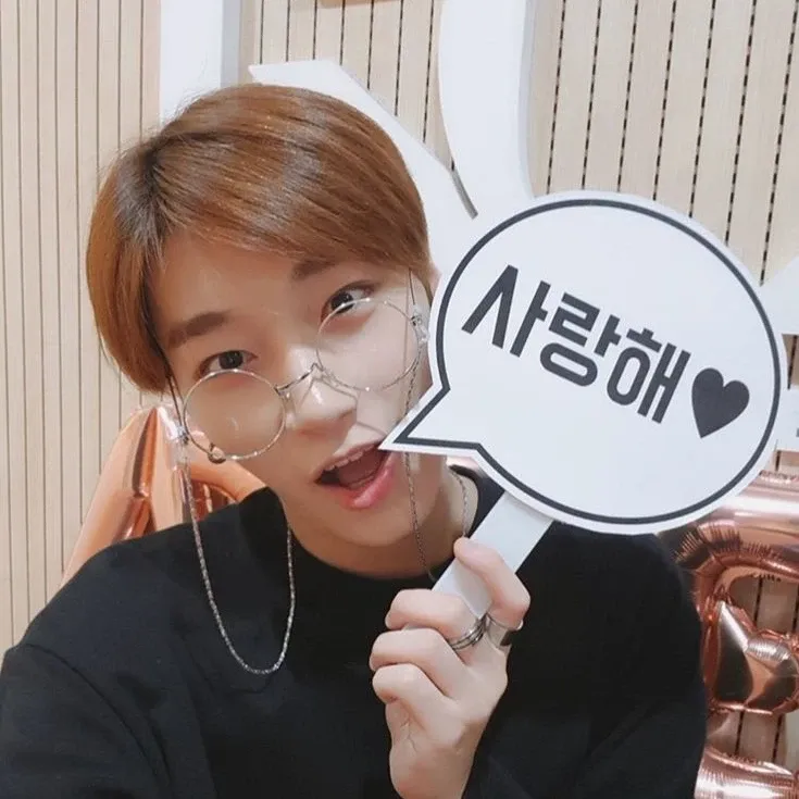 崔傘 (ATEEZ)的最新照片