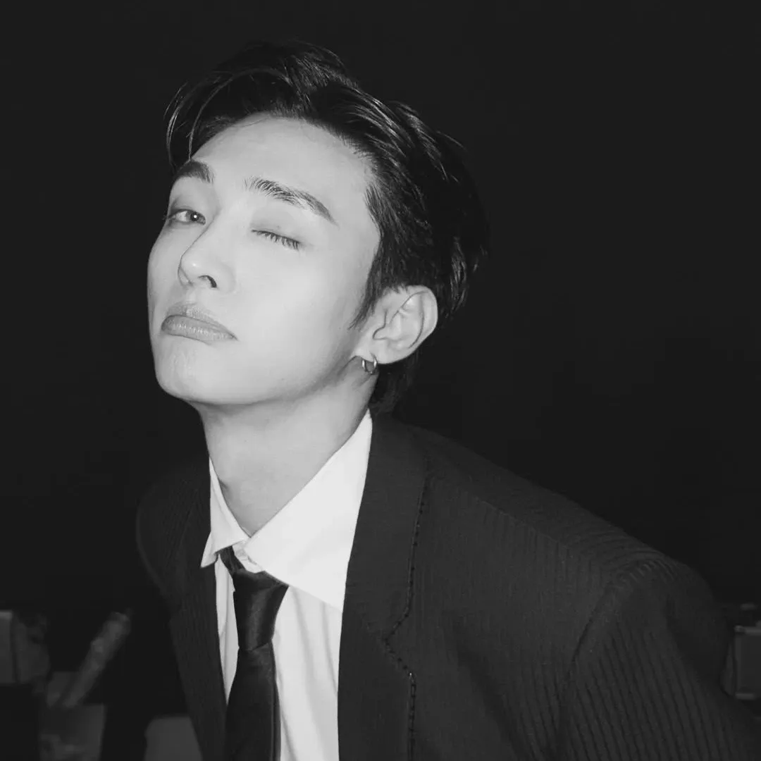 Behind-the-scenes cut of Yoon Jisung