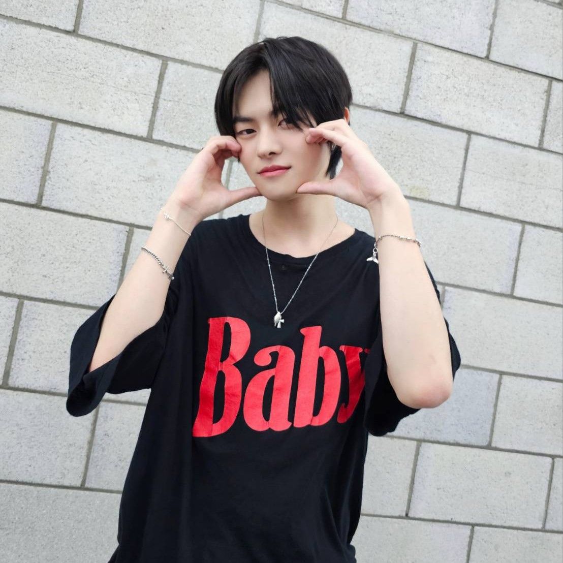 A moment captured by Lee Leo (ALPHA DRIVE ONE)'s fan