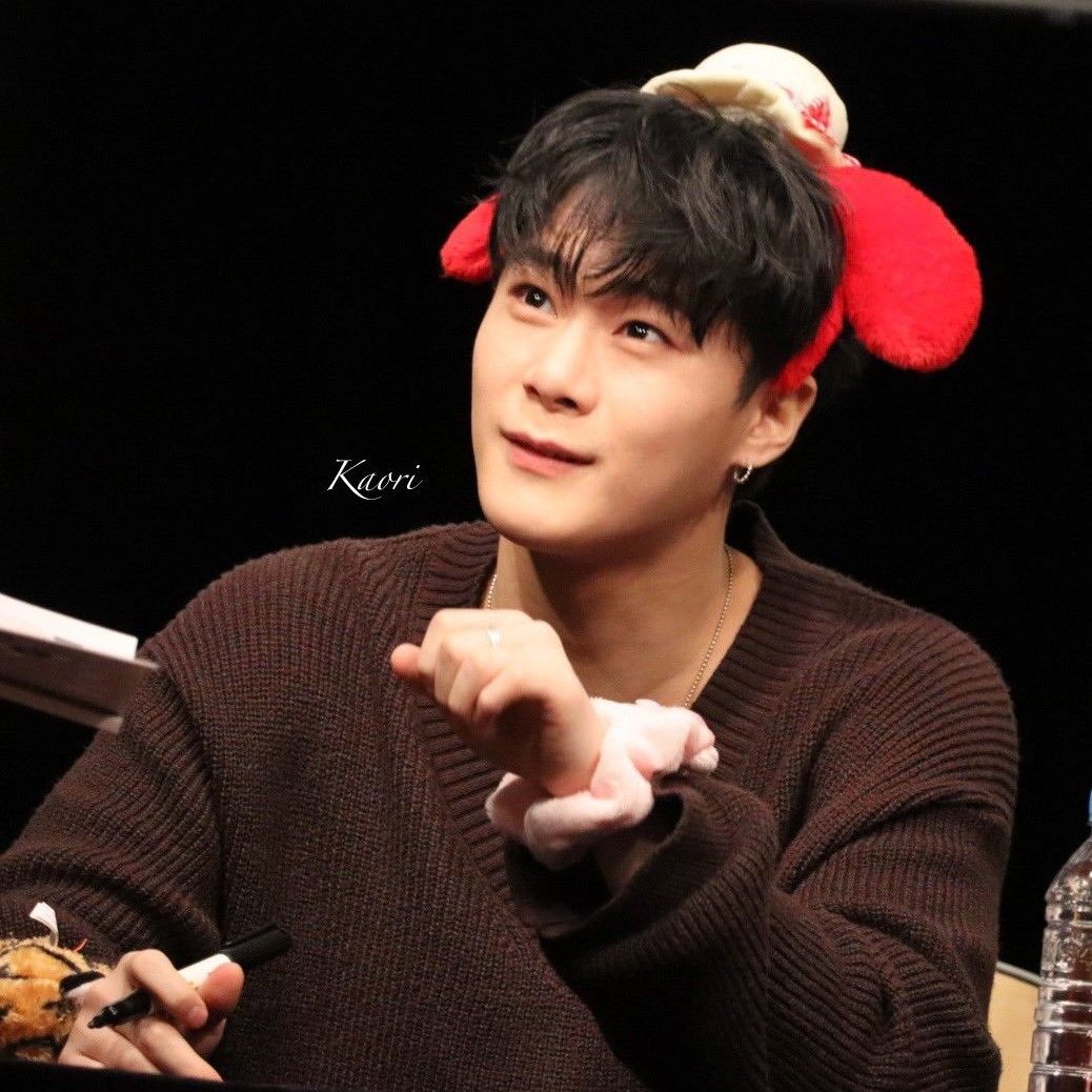 Latest photo of Moonbin (ASTRO)