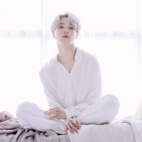 Hot post catching attention from 지민 (방탄소년단)'s fandom