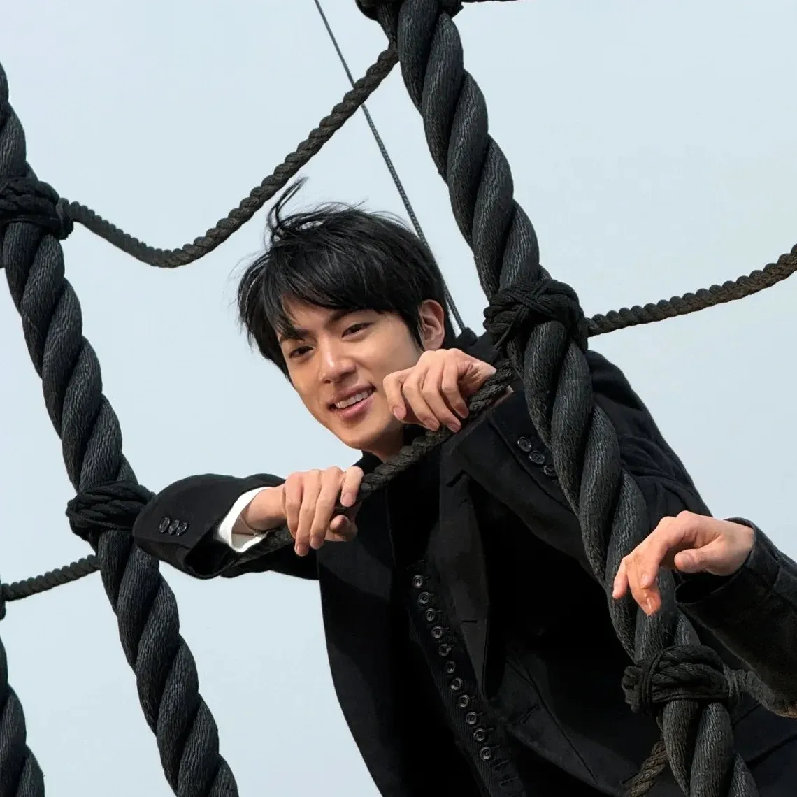Momen yang diabadikan oleh penggemar Jin (BTS)