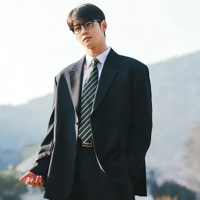 A moment captured by Eunwoo (ASTRO)'s fan
