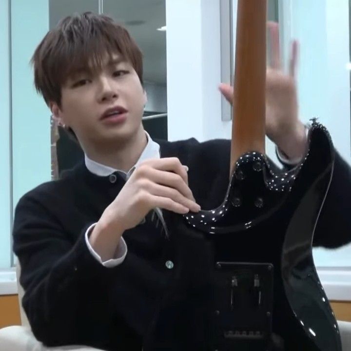 강다니엘의 비하인드 컷