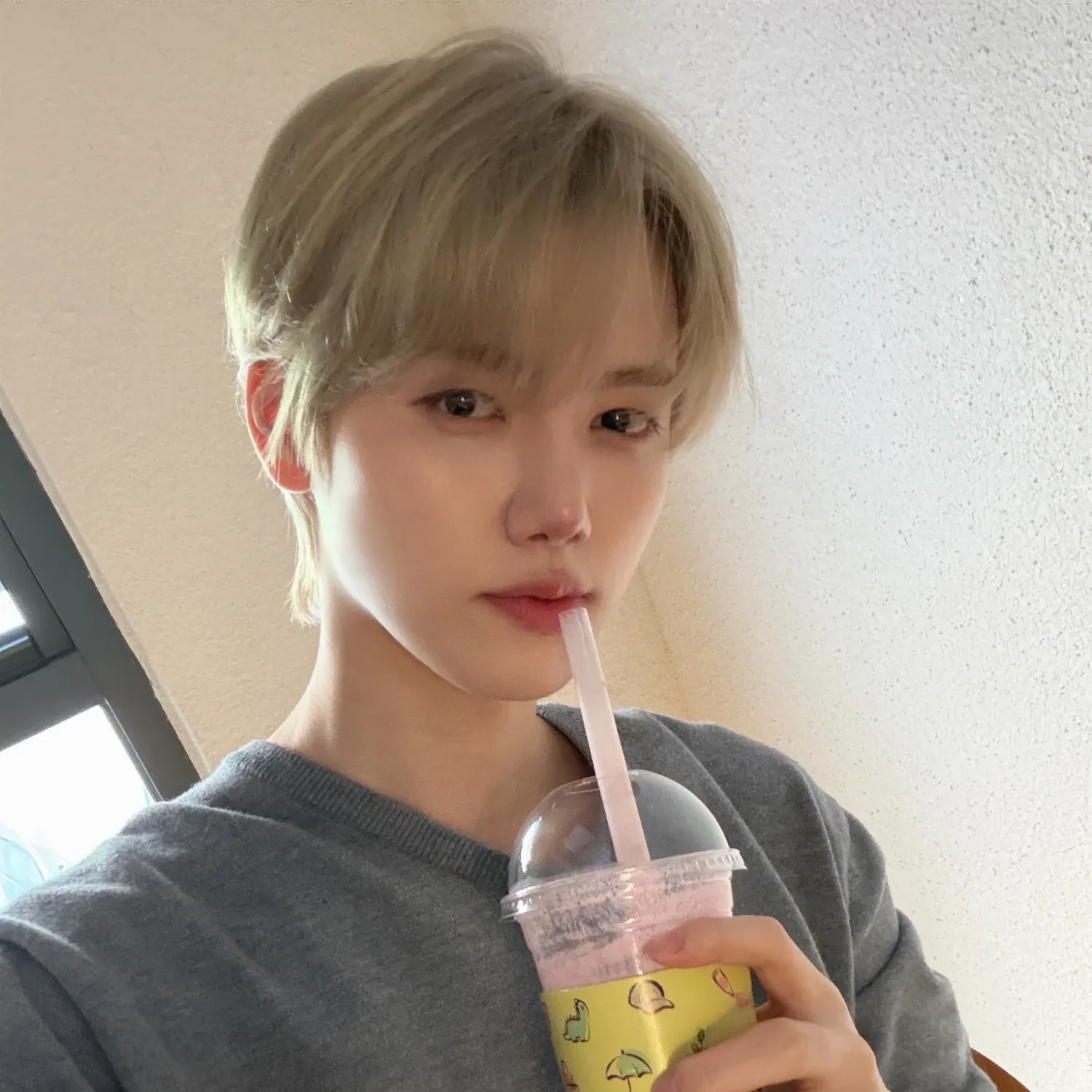 Latest photo of Minhee (CRAVITY)