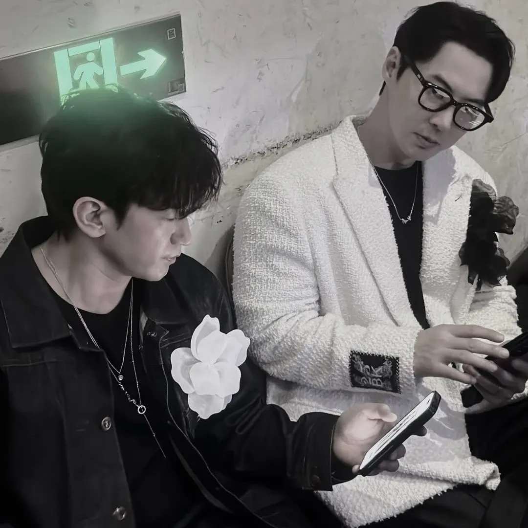 A moment captured by Lee Minwoo (SHINHWA)'s fan