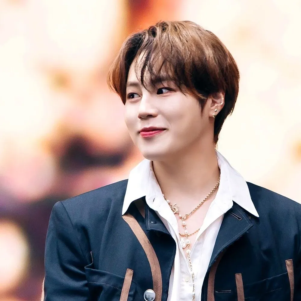 A moment captured by Ha Sungwoon's fan
