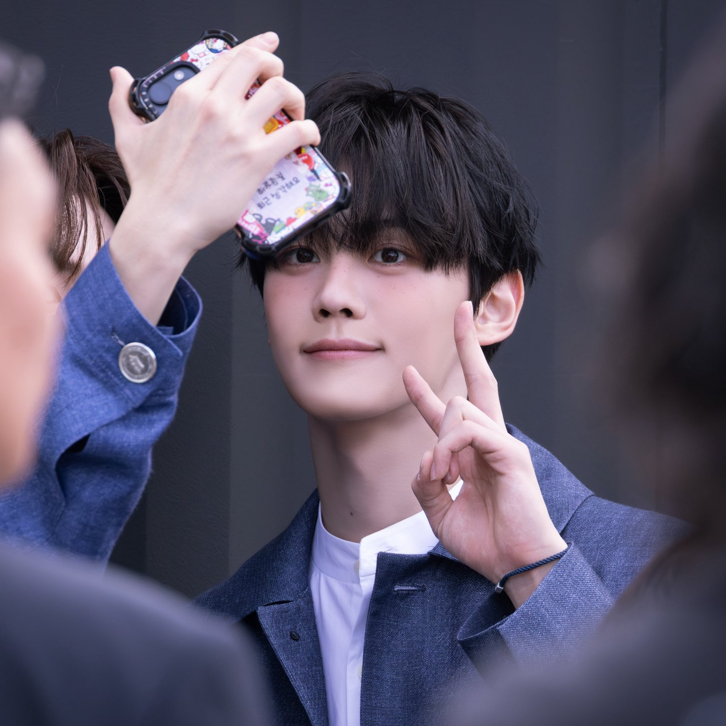 Latest photo of Kim Gyuvin (ZEROBASEONE)