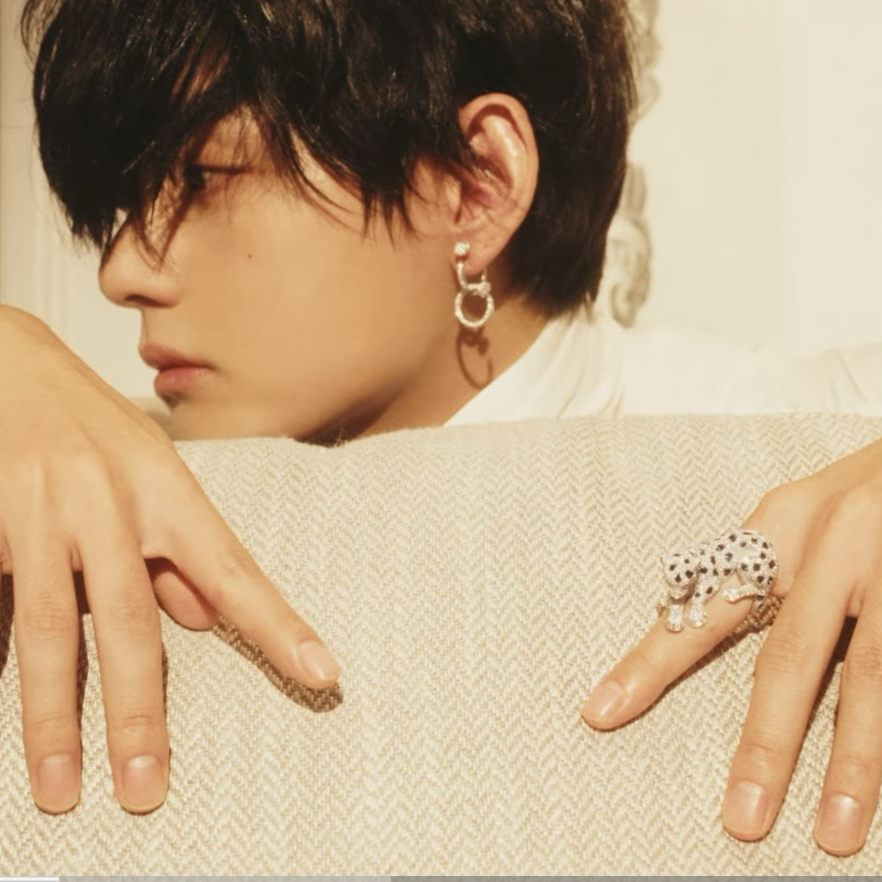 뷔 (방탄소년단)의 최신 사진