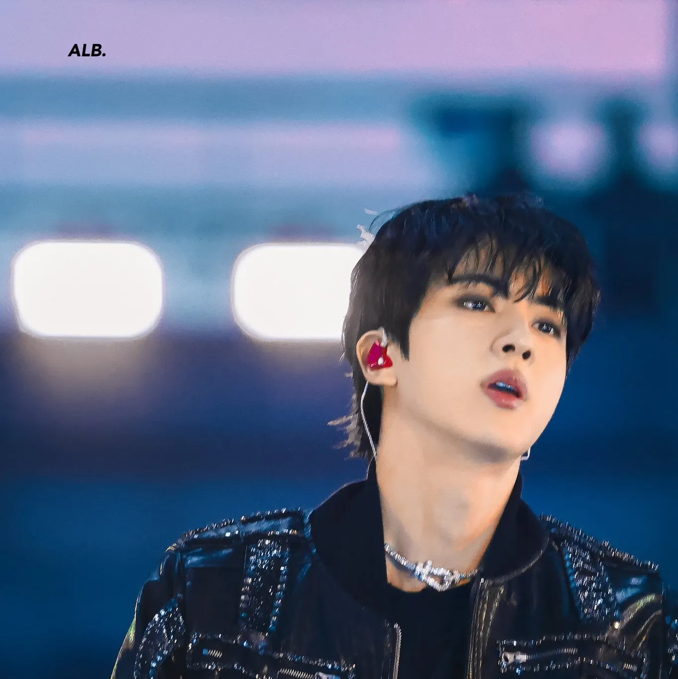 Momen yang diabadikan oleh penggemar Jin (BTS)