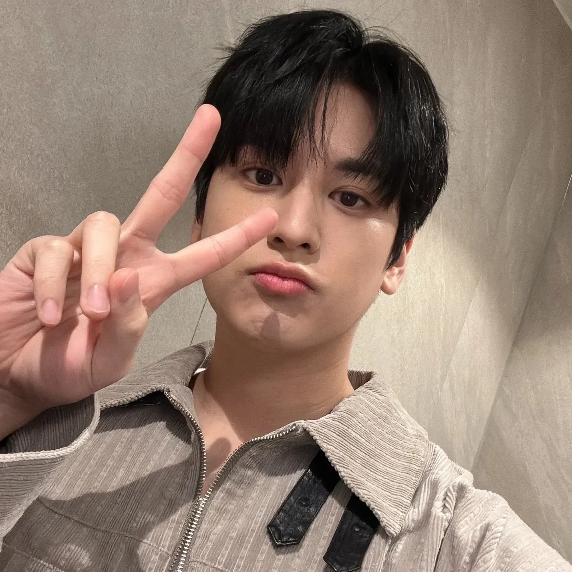 Recent activity shot of CHAN (iKON)