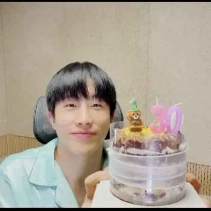 A moment captured by Jinjin (ASTRO)'s fan