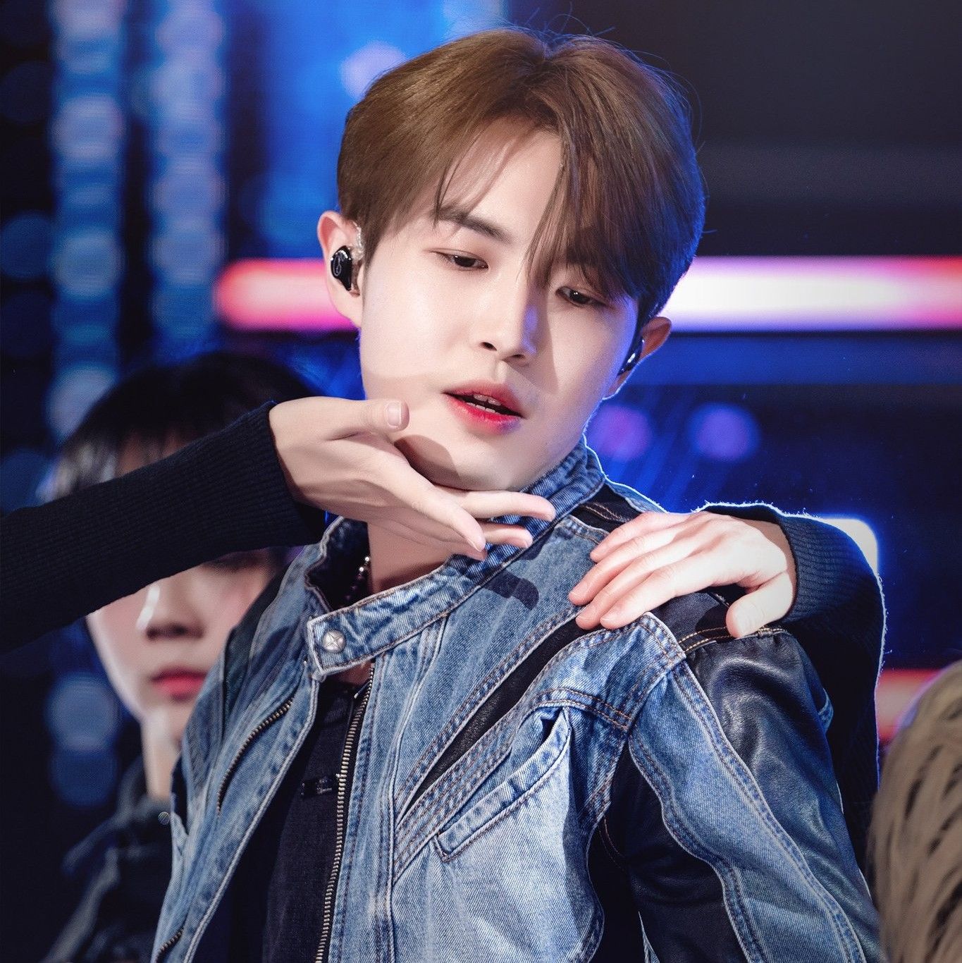 金在奐粉絲拍下的瞬間