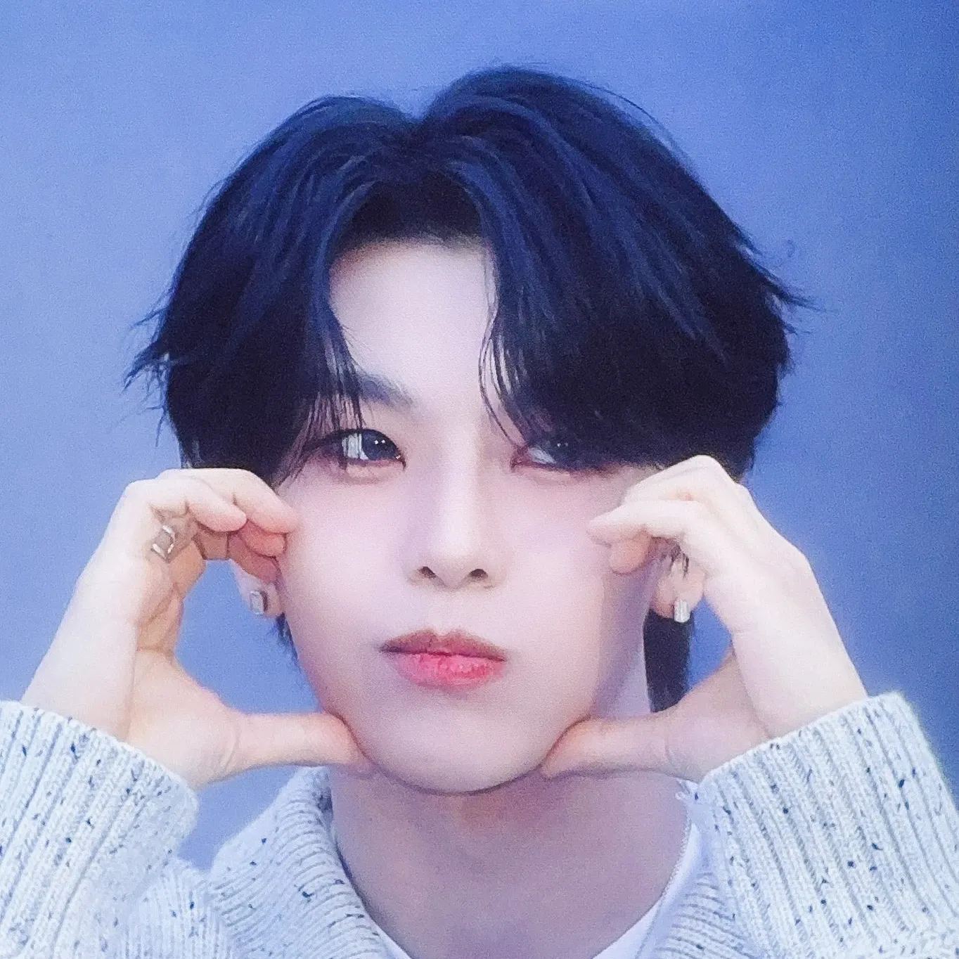 A moment captured by He Xinlong (ALPHA DRIVE ONE)'s fan