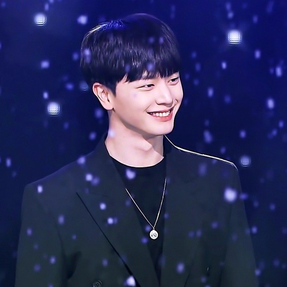 Behind-the-scenes cut of Yook Sungjae (BTOB)