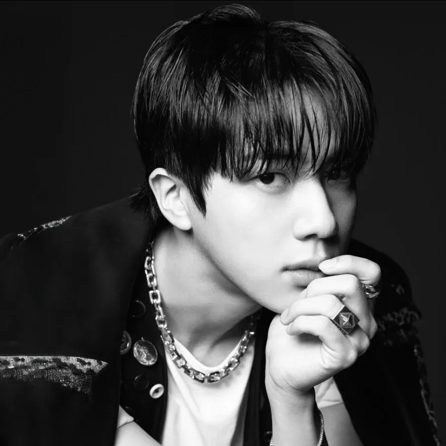 Behind-the-scenes cut of Jin (BTS)