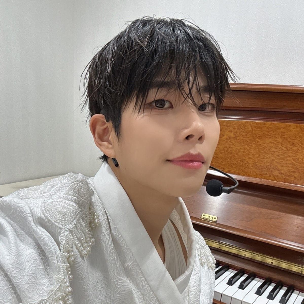 A moment captured by ASTRO's fan