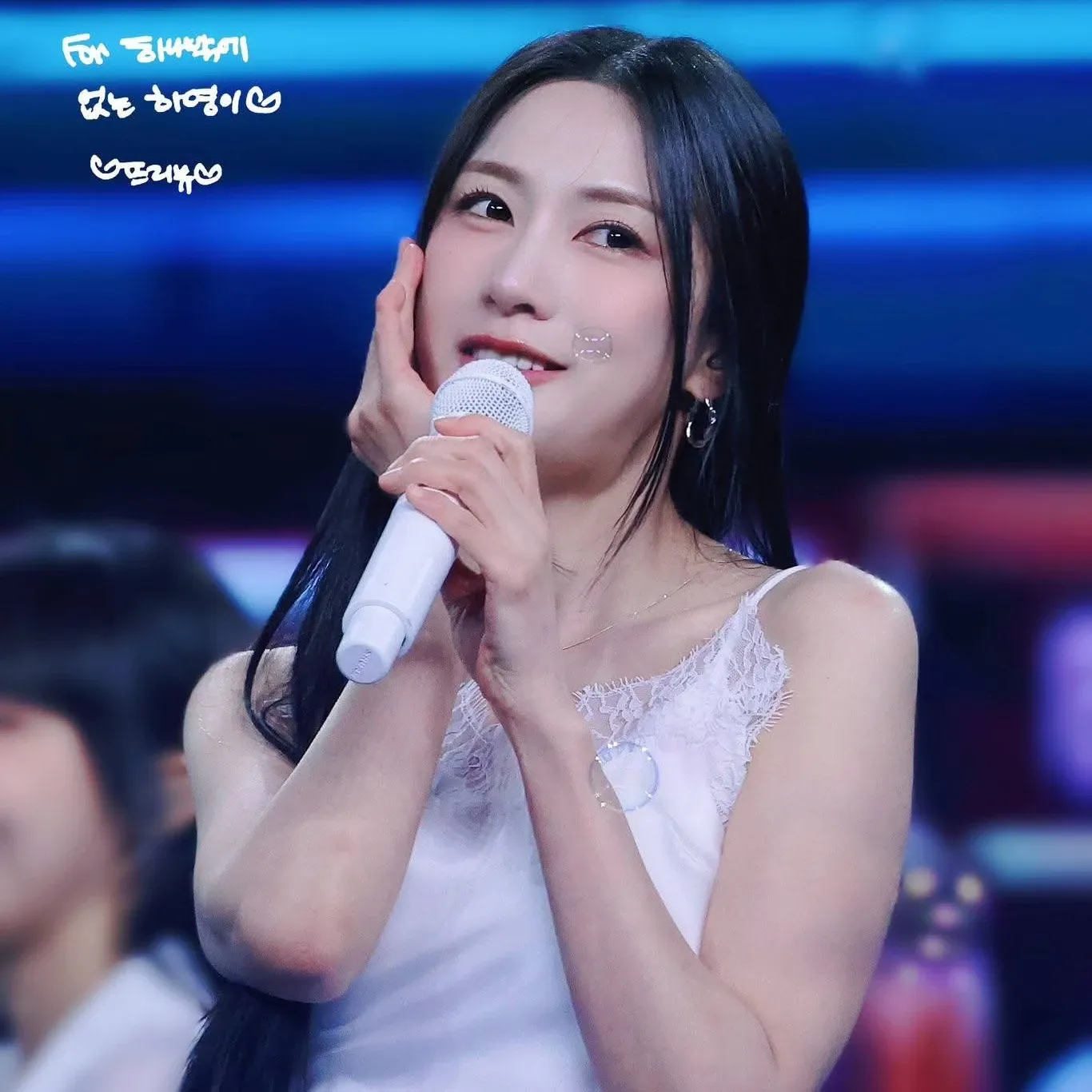 吴夏荣 (Apink)的最新照片