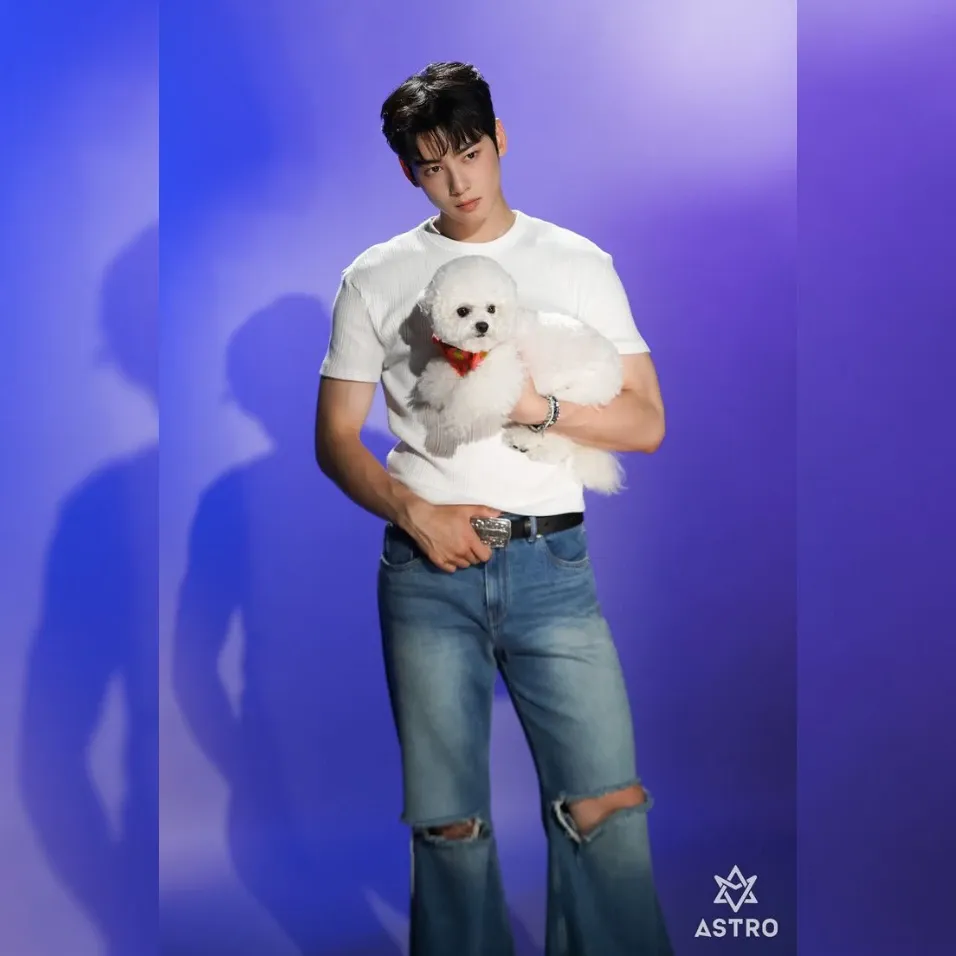 Latest photo of Eunwoo (ASTRO)