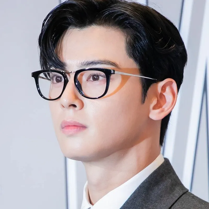 Recent activity shot of Eunwoo (ASTRO)