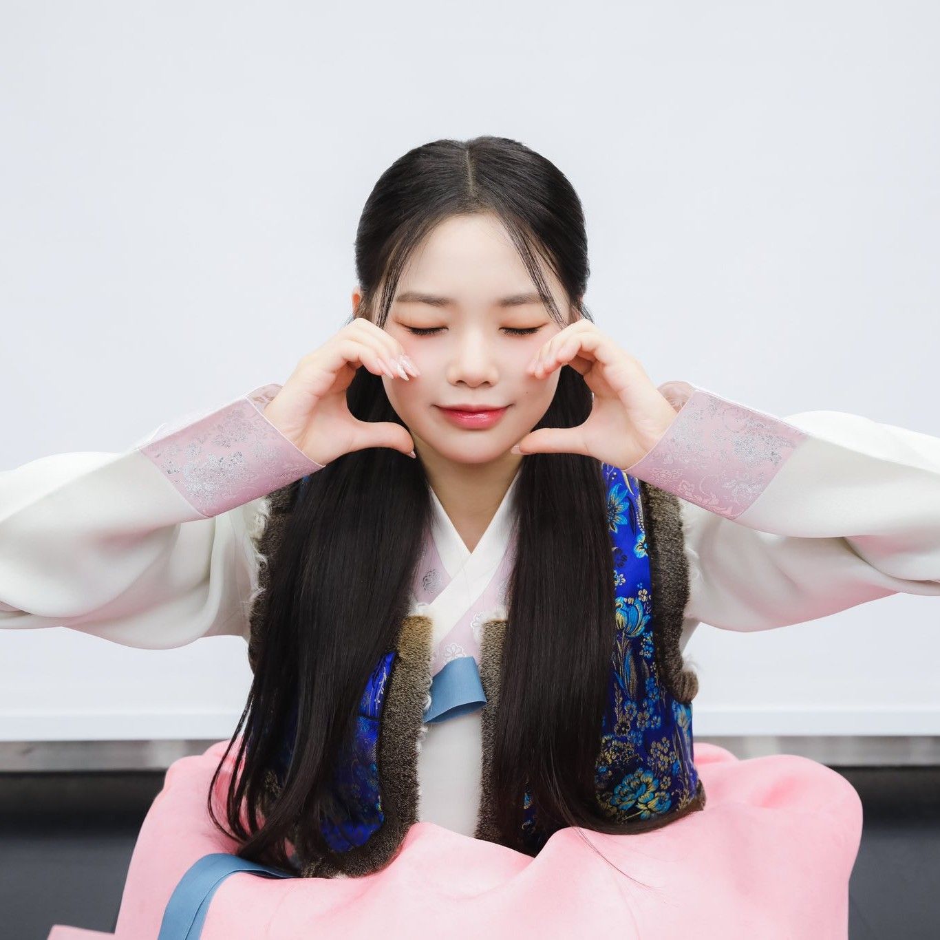 Recent activity shot of Park Boeun (CLASS:y)