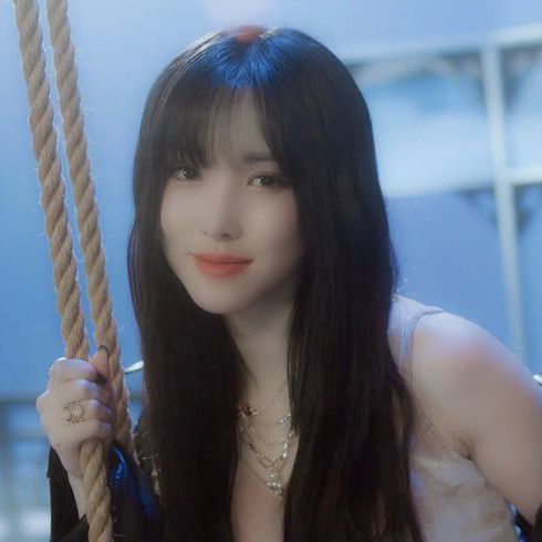 Behind-the-scenes cut of Yuju (GFRIEND)