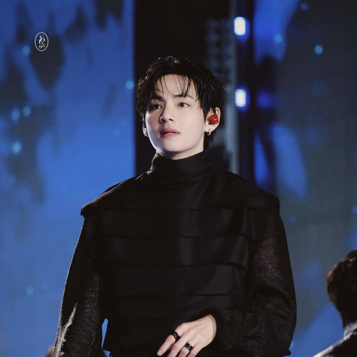 V (防弹少年团)的最新照片