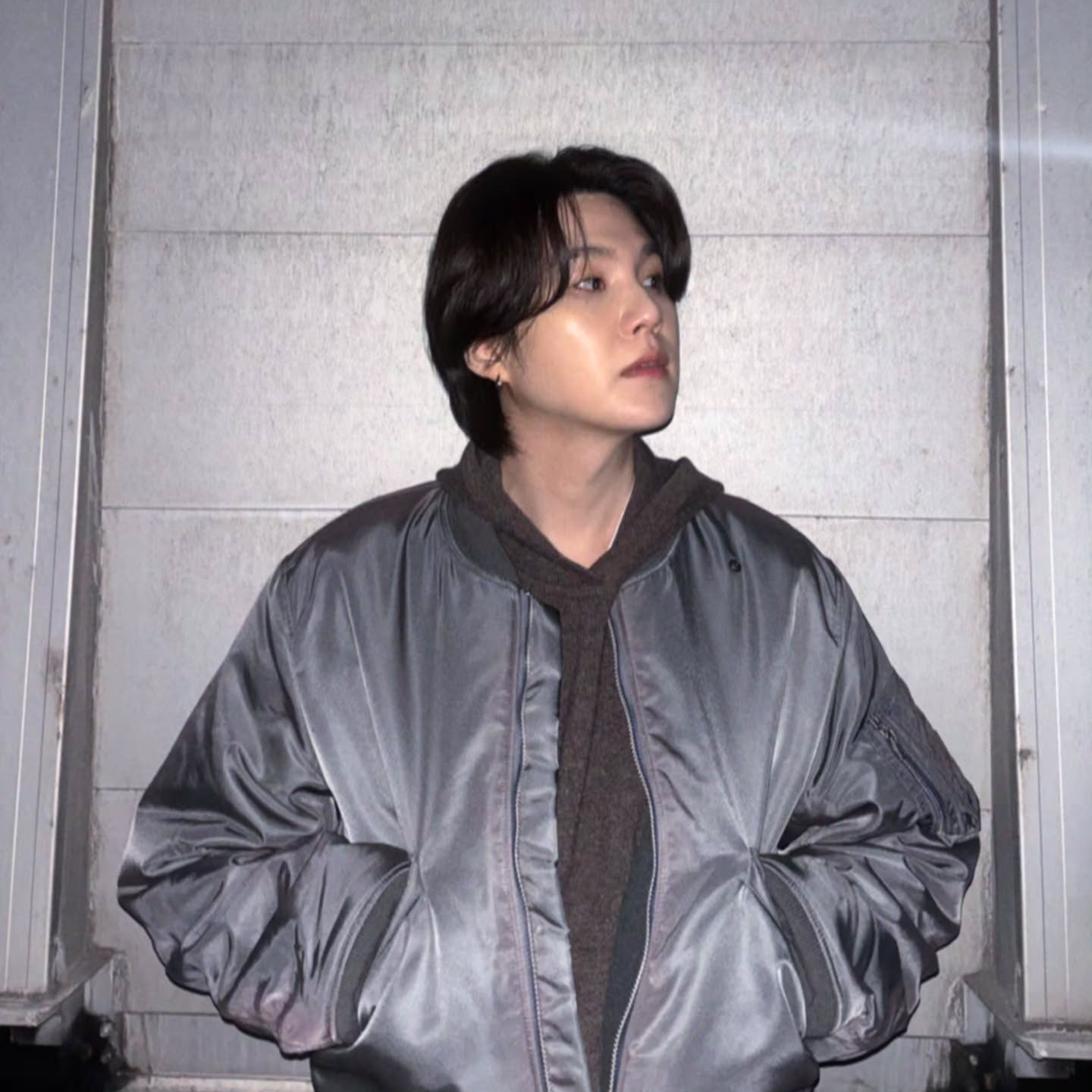 Foto aktivitas terbaru SUGA (BTS)