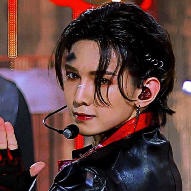 Recent activity shot of Yeosang (ATEEZ)