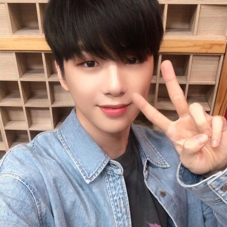 강다니엘의 최신 사진