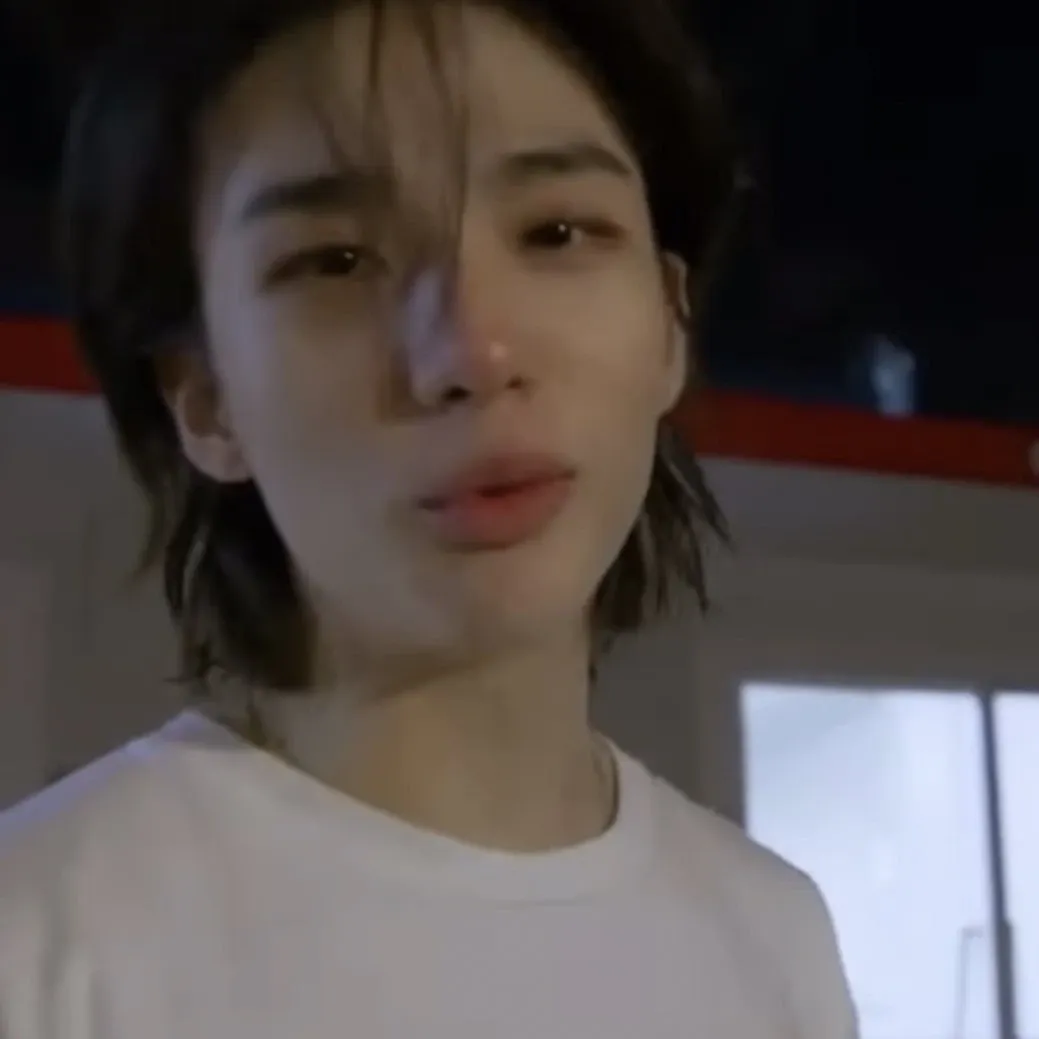 Behind-the-scenes cut of Hyunjin (Stray Kids)
