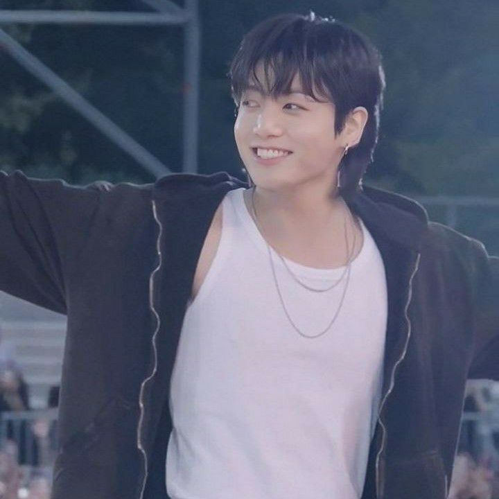 Foto aktivitas terbaru Jungkook (BTS)