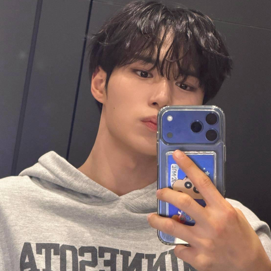 Behind-the-scenes cut of Kim Junseo (ALPHA DRIVE ONE)