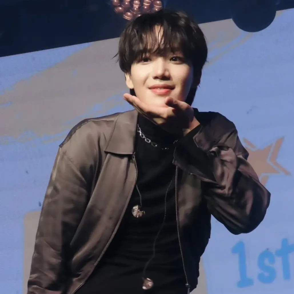 A moment captured by Lim Youngmin's fan