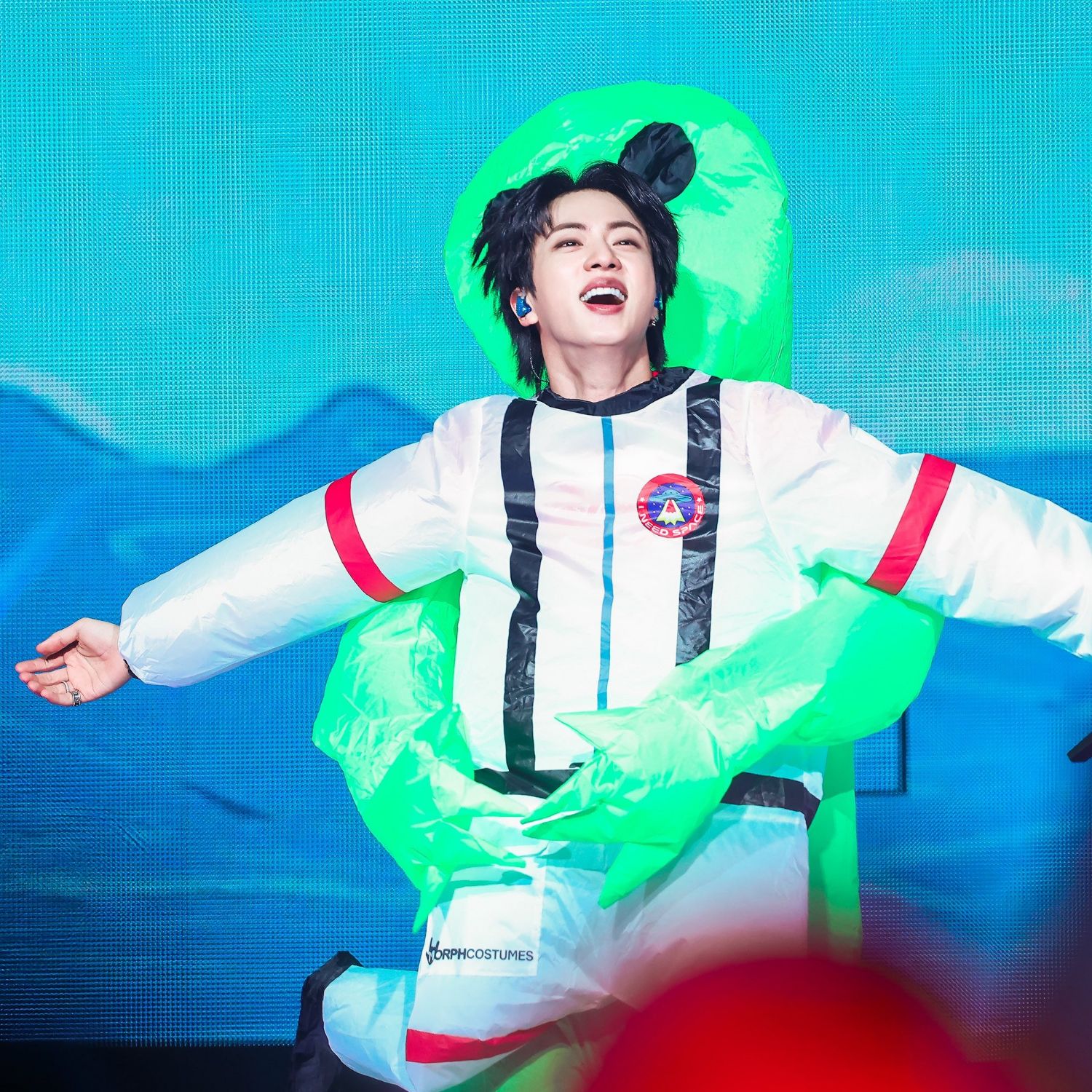 진 (방탄소년단)의 비하인드 컷