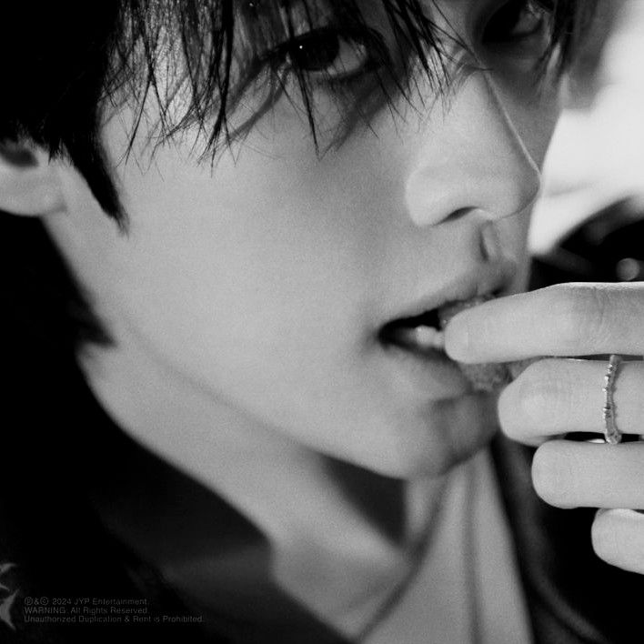 A moment captured by Lee Know (Stray Kids)'s fan