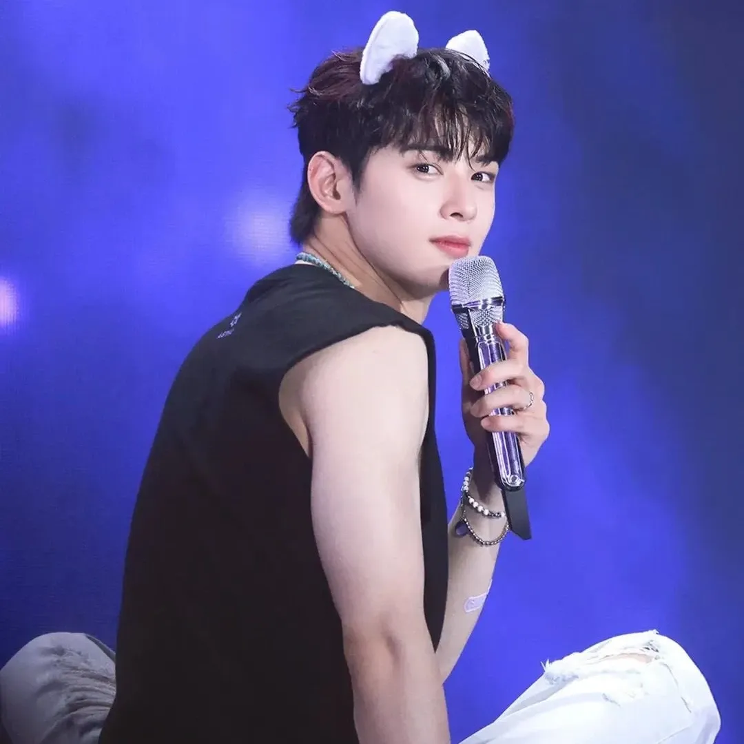 Recent activity shot of Eunwoo (ASTRO)