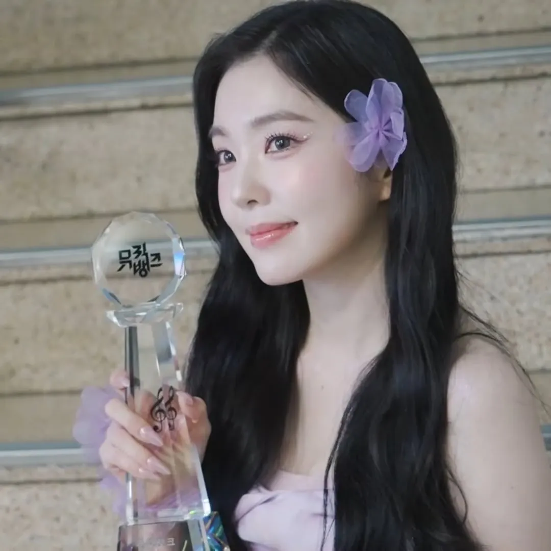 Foto aktivitas terbaru Irene (Red Velvet)