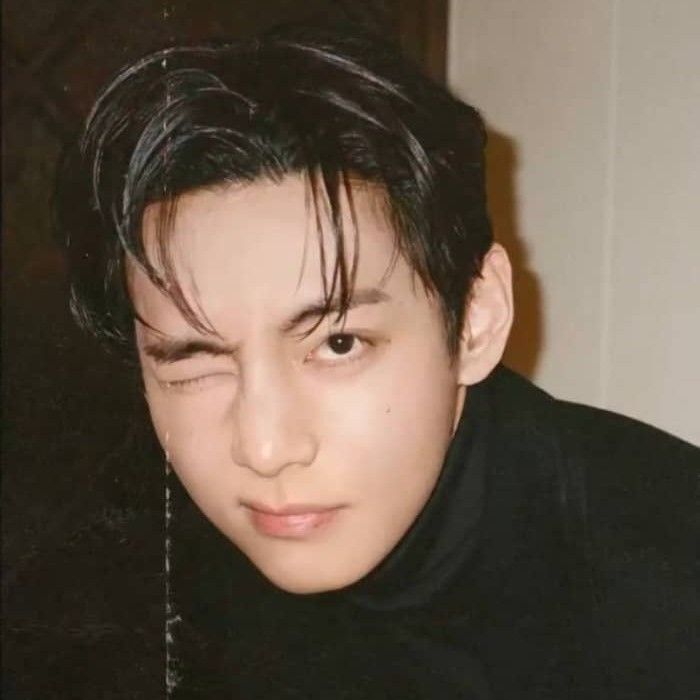 뷔 (방탄소년단) 최근 활동샷