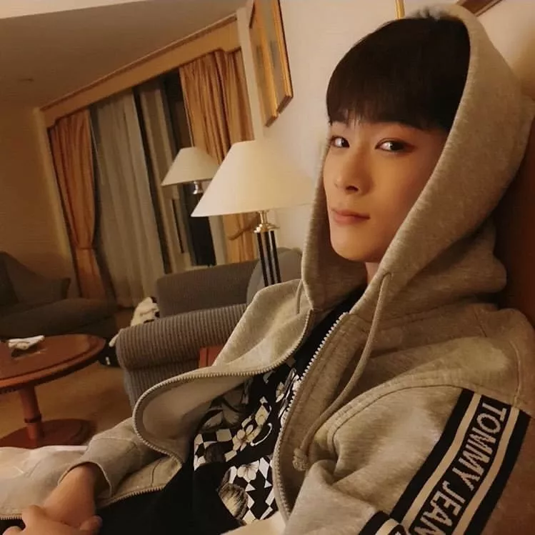 A moment captured by Moonbin (ASTRO)'s fan
