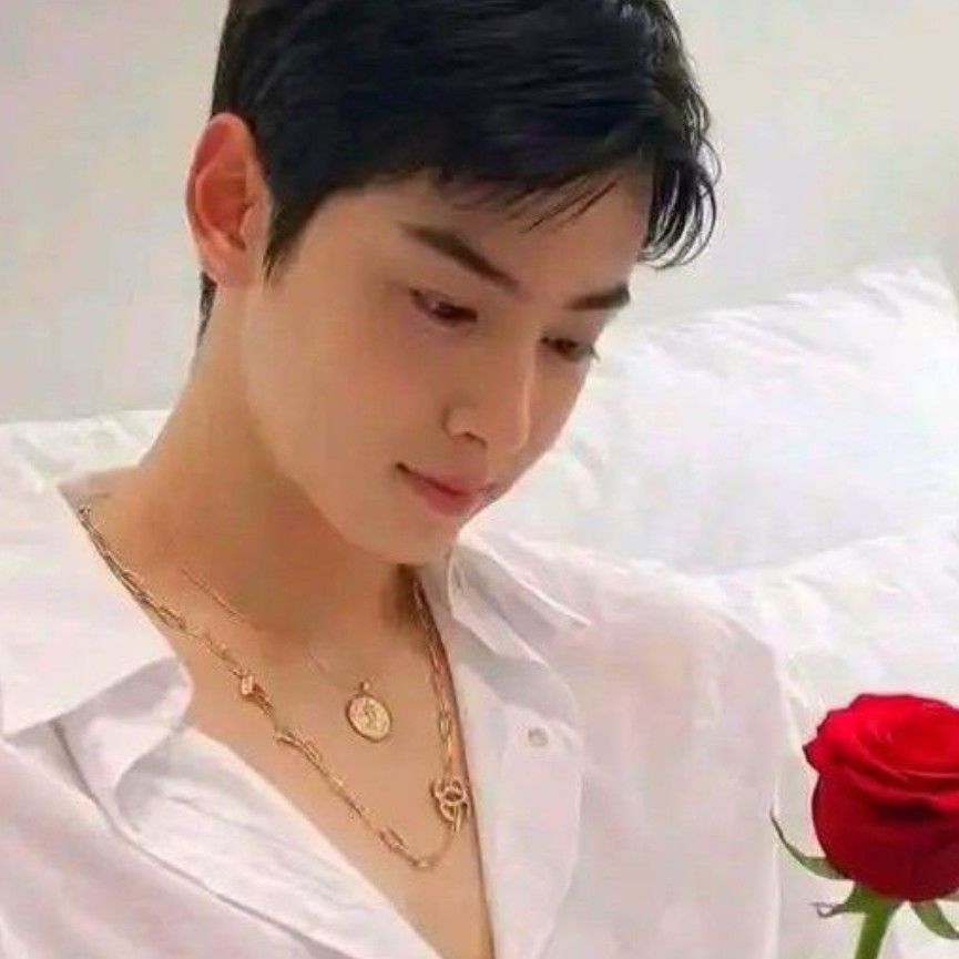 Latest photo of Eunwoo (ASTRO)