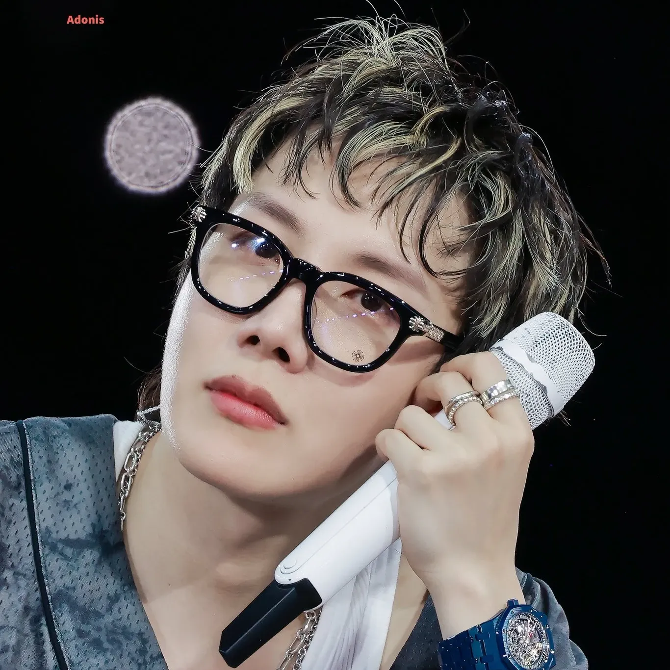 Foto aktivitas terbaru j-hope (BTS)