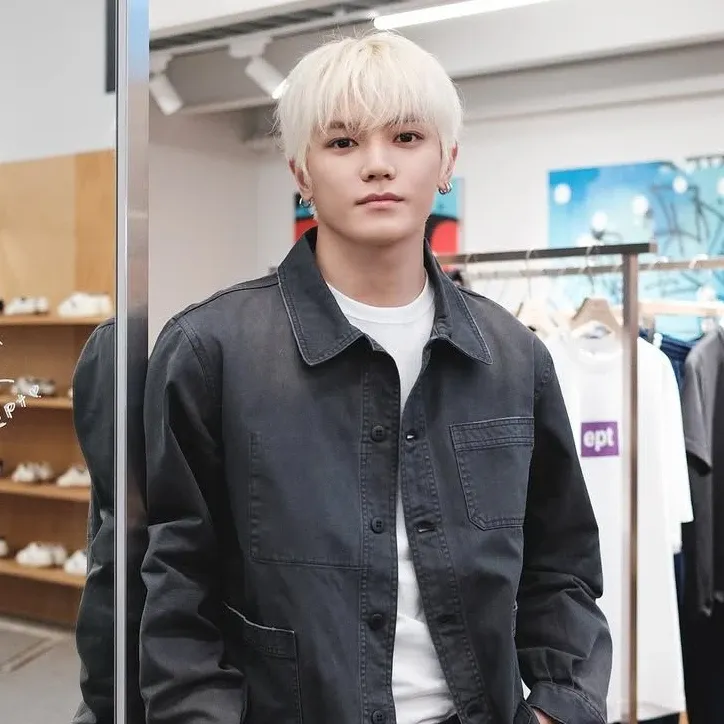 A moment captured by Taeyong (NCT 127)'s fan
