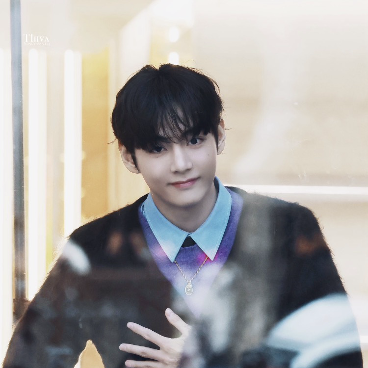 V (BTS)の舞台裏ショット